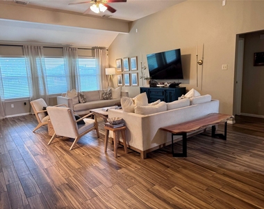 15815 Merle Road - Photo Thumbnail 3