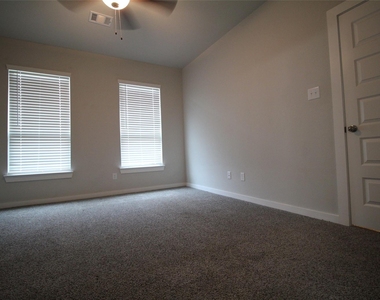 25504 Starling Lane - Photo Thumbnail 12