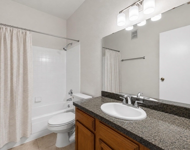 6602 Harbor Town Drive - Photo Thumbnail 10