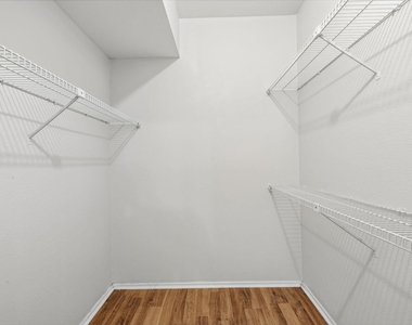 6602 Harbor Town Drive - Photo Thumbnail 15