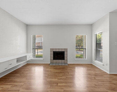 6602 Harbor Town Drive - Photo Thumbnail 3
