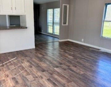 127 Country Oaks Street - Photo Thumbnail 5