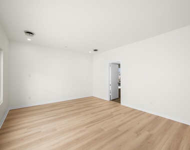 5632 Kiam Street - Photo Thumbnail 9