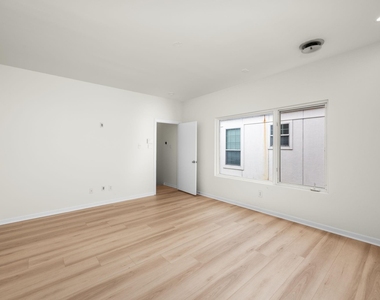 5632 Kiam Street - Photo Thumbnail 10