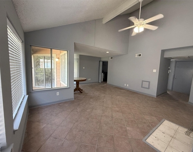 12200 Overbrook Lane - Photo Thumbnail 6