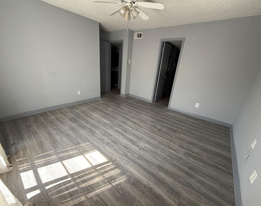 12200 Overbrook Lane - Photo Thumbnail 12