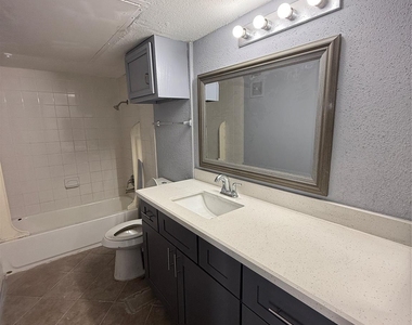 12200 Overbrook Lane - Photo Thumbnail 9