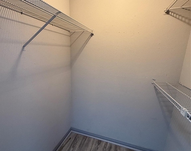 12200 Overbrook Lane - Photo Thumbnail 16