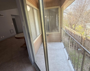12200 Overbrook Lane - Photo Thumbnail 7