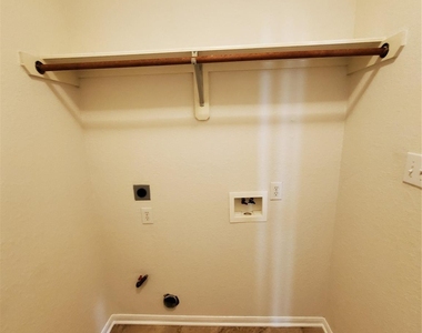 2715 Falling Forest Court - Photo Thumbnail 36