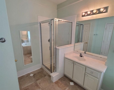 2715 Falling Forest Court - Photo Thumbnail 29
