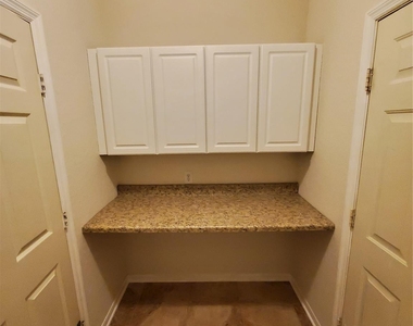 2715 Falling Forest Court - Photo Thumbnail 35