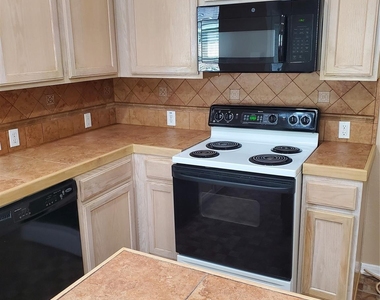 2715 Falling Forest Court - Photo Thumbnail 20