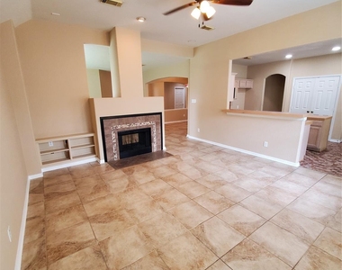 2715 Falling Forest Court - Photo Thumbnail 17