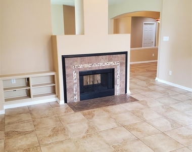 2715 Falling Forest Court - Photo Thumbnail 16