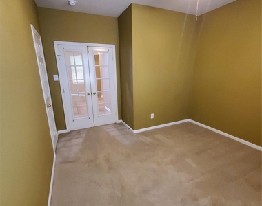 2715 Falling Forest Court - Photo Thumbnail 33