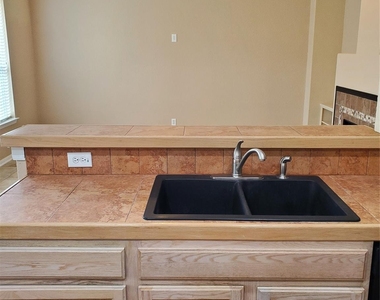 2715 Falling Forest Court - Photo Thumbnail 19