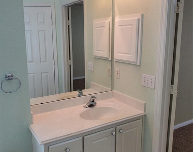2715 Falling Forest Court - Photo Thumbnail 32