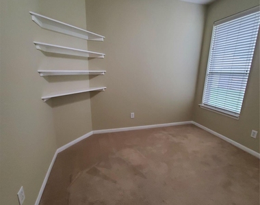 2715 Falling Forest Court - Photo Thumbnail 7