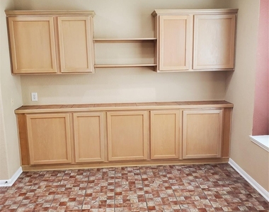 2715 Falling Forest Court - Photo Thumbnail 22