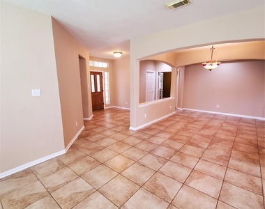 2715 Falling Forest Court - Photo Thumbnail 13