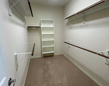 20815 N Blue Hyacinth Drive - Photo Thumbnail 14