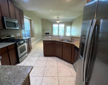 20815 N Blue Hyacinth Drive - Photo Thumbnail 4