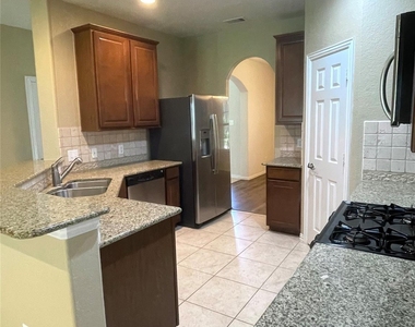 20815 N Blue Hyacinth Drive - Photo Thumbnail 6