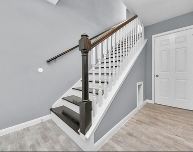 109 N Eastwood Street - Photo Thumbnail 2
