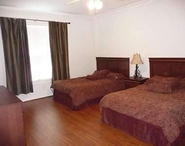 6655 W Sam Houston Parkway S - Photo Thumbnail 4