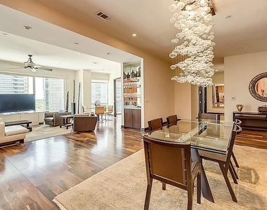 1600 Post Oak - Photo Thumbnail 5