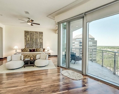 1600 Post Oak - Photo Thumbnail 3
