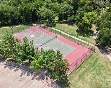 1725 Harvey Mitchell Parkway S - Photo Thumbnail 26