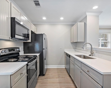 1725 Harvey Mitchell Parkway S - Photo Thumbnail 11