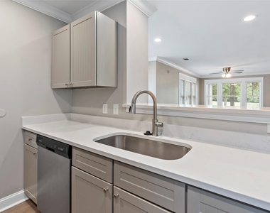 1725 Harvey Mitchell Parkway S - Photo Thumbnail 13