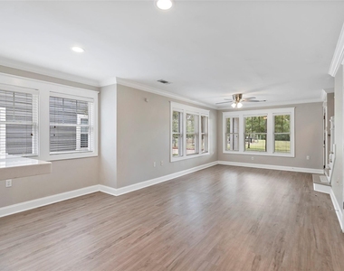 1725 Harvey Mitchell Parkway S - Photo Thumbnail 9