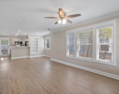 1725 Harvey Mitchell Parkway S - Photo Thumbnail 4