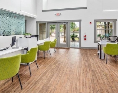 1725 Harvey Mitchell Parkway S - Photo Thumbnail 33
