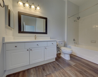 3045 Marina Bay Drive Drive - Photo Thumbnail 16