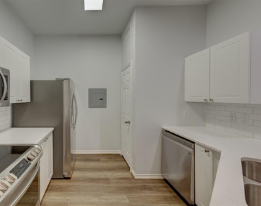 3045 Marina Bay Drive Drive - Photo Thumbnail 6
