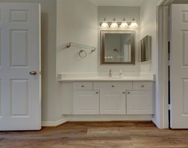 3045 Marina Bay Drive Drive - Photo Thumbnail 20