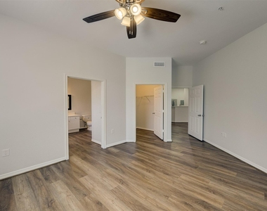 3045 Marina Bay Drive Drive - Photo Thumbnail 14