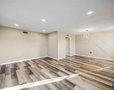 14515 Merry Meadow Drive - Photo Thumbnail 2
