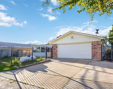 14515 Merry Meadow Drive - Photo Thumbnail 22