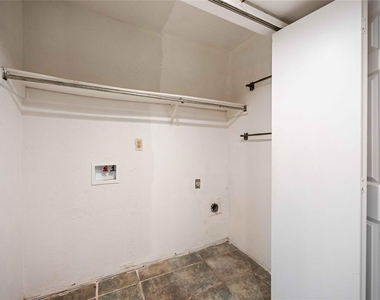 14515 Merry Meadow Drive - Photo Thumbnail 8