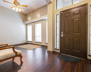 940 Oak Lynn Drive - Photo Thumbnail 1