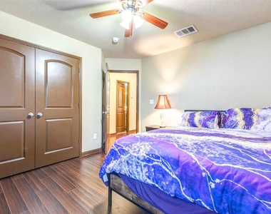 940 Oak Lynn Drive - Photo Thumbnail 17