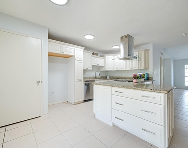 17414 N Yorkglen Drive - Photo Thumbnail 7