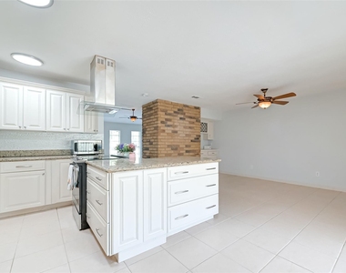 17414 N Yorkglen Drive - Photo Thumbnail 8