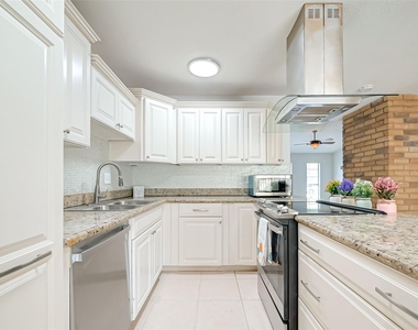17414 N Yorkglen Drive - Photo Thumbnail 10